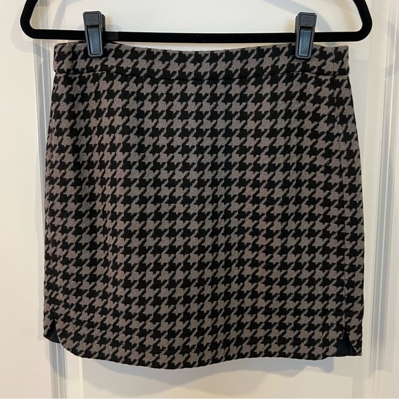 J. Crew Factory Dresses & Skirts - J.Crew Factory Shirttail Mini Skirt Charcoal Grey & Black Houndstooth NWT Size 2